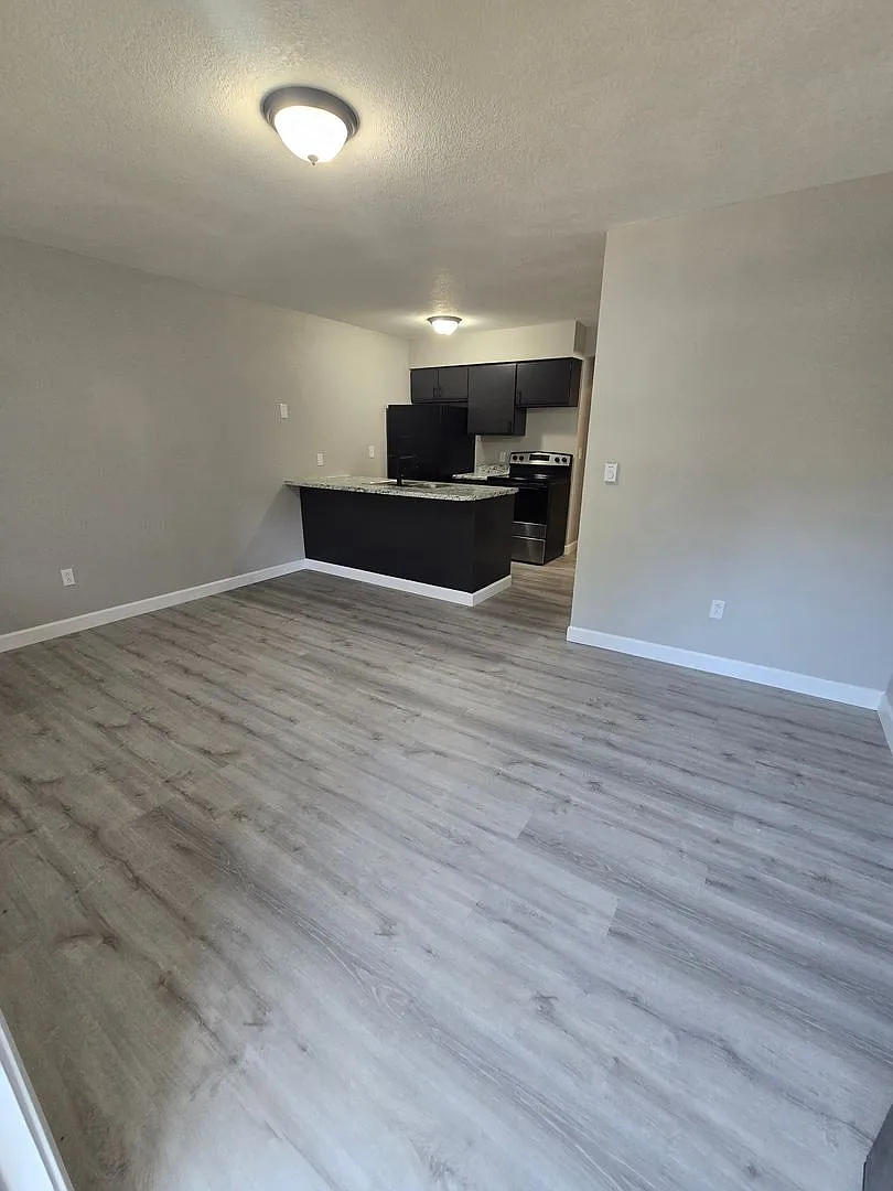 1 Bedroom 1 Bathroom Apartment! — Photo 4