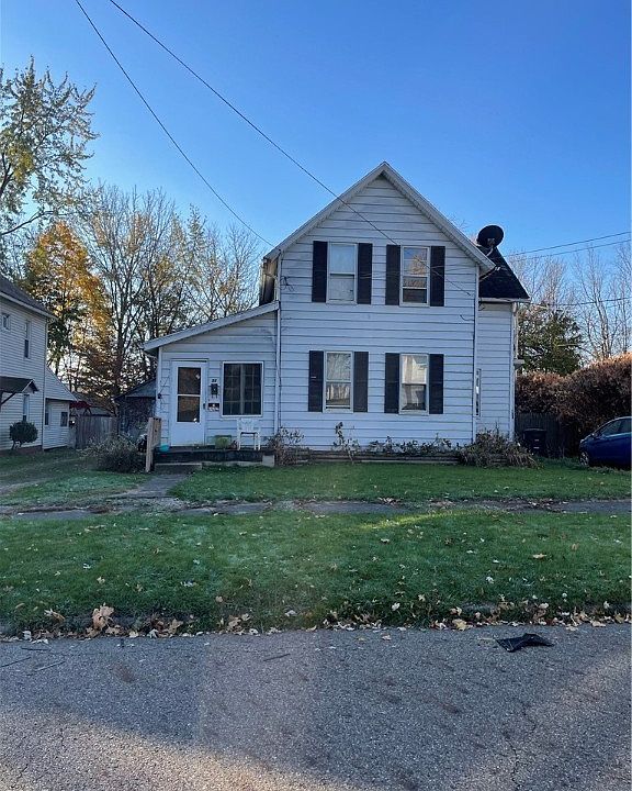 1st image of 36 Lake St #38