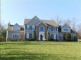 9 Blossom Ln, Flemington, NJ 08822