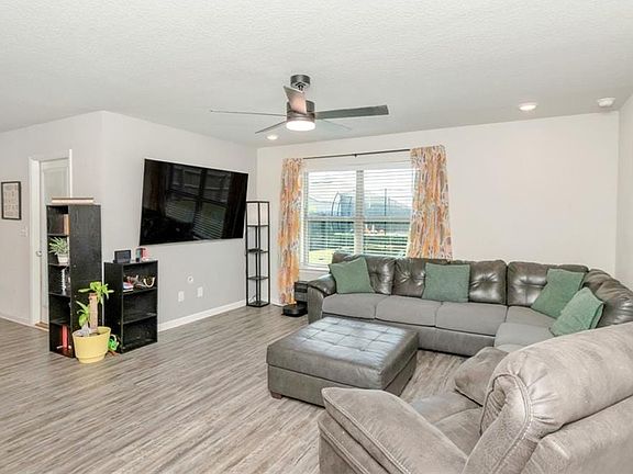 5th image of 10763 Ridgeview Dr