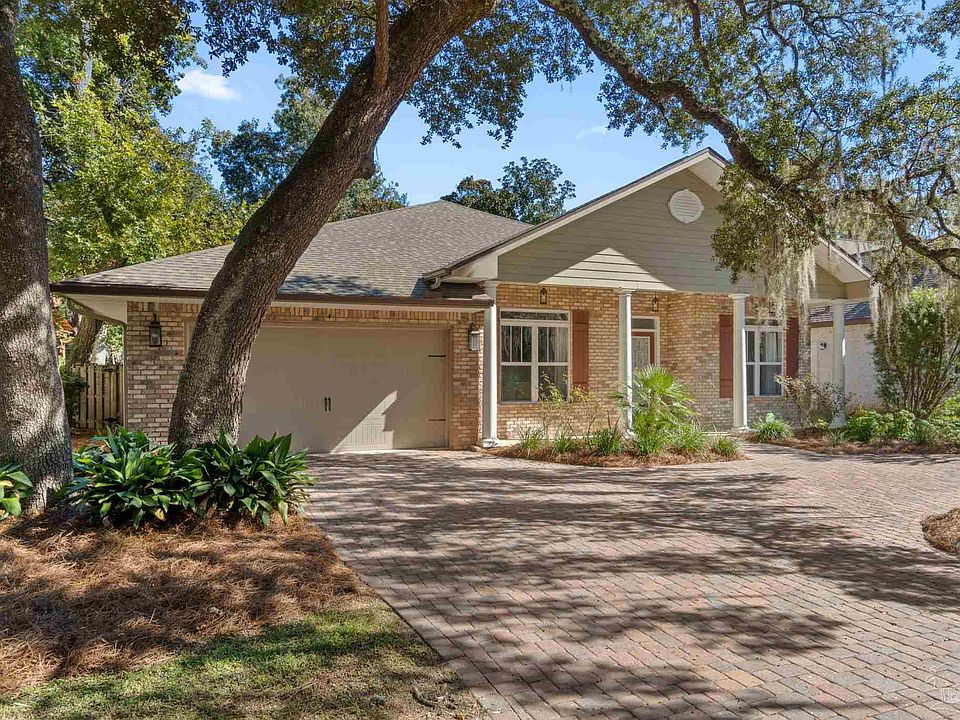 1st image of 4 Plantation Oaks Dr