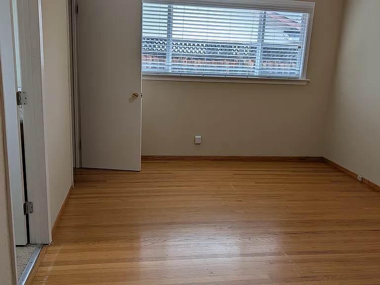 2112 Rockhurst Ct — Photo 2