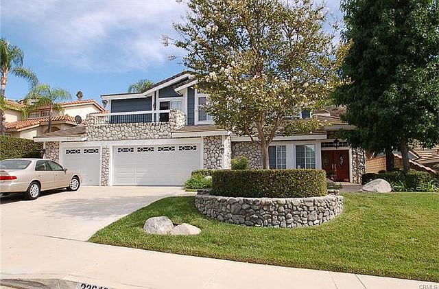 1st image of 23640 Meadcliff Pl