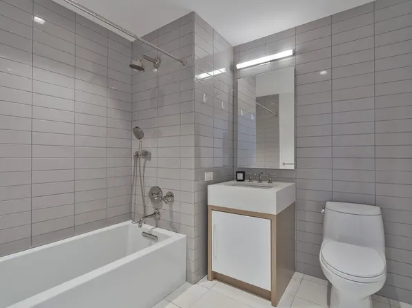 75 Park Lane image 17 of 23