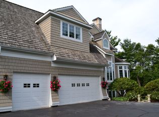 1472 Highpoint Ct, Rochester, MI 48306