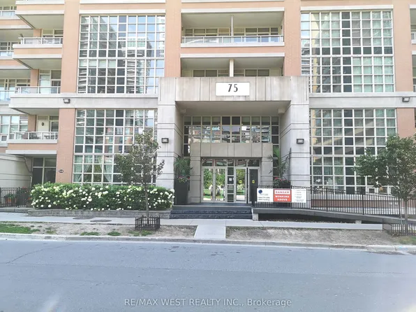 75 Liberty St #1718, Toronto, ON M6K 1Y4