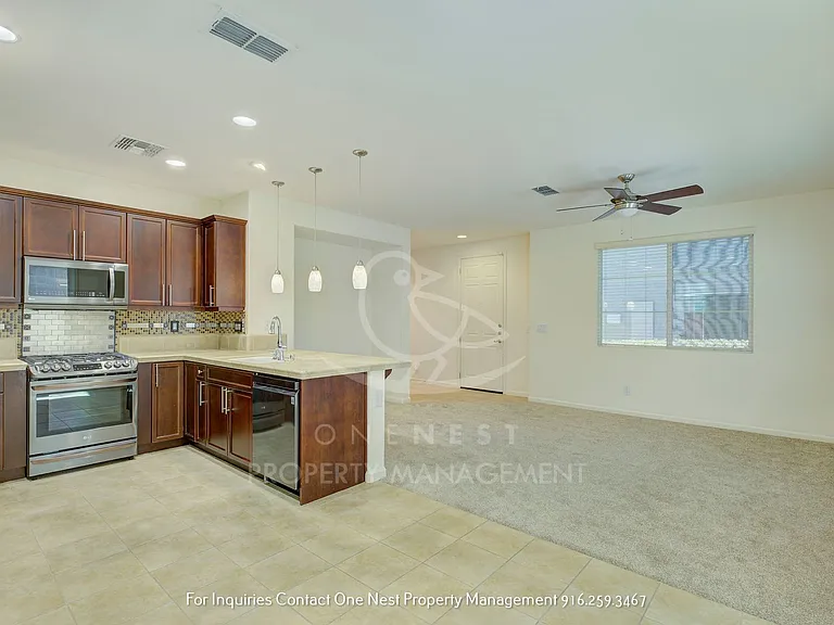 1392 Impressionist Loop — Photo 10