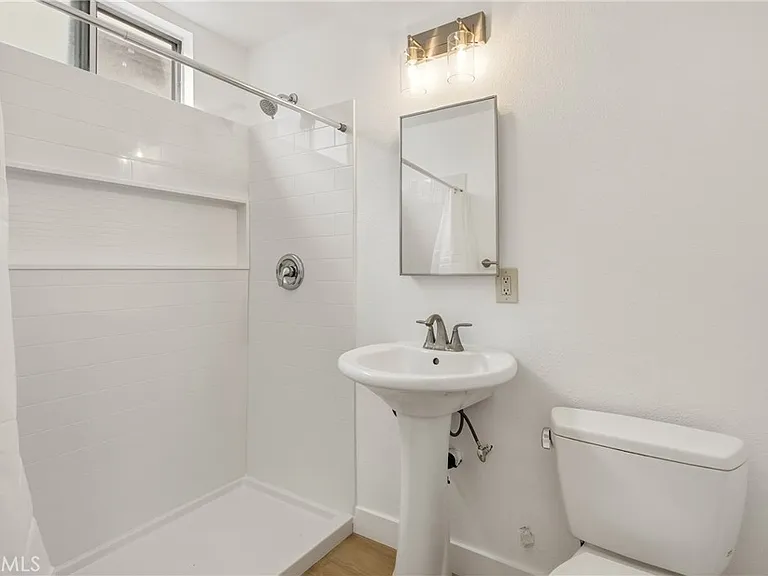 443 Bent St — Photo 9