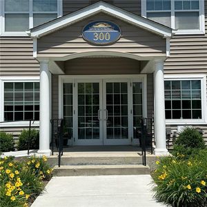 300 Woodcrest Lane #305, Mount Kisco, NY, 10549