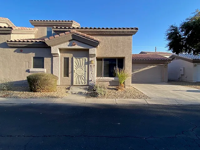 Near Peoria Sports Complex and walking trails — Photo 3
