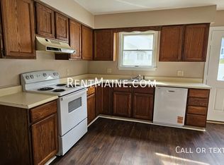 114 Main Rd S APT B, Hampden, ME 04444
