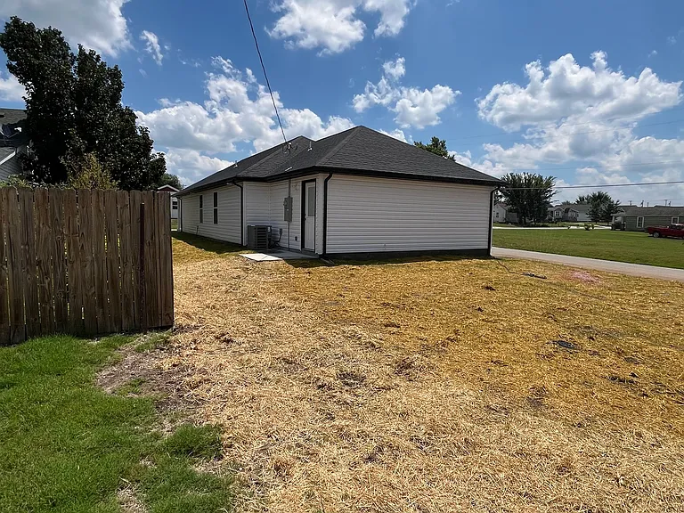 1730 Indiana Ave — Photo 29