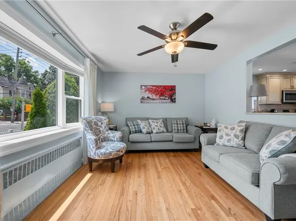 325 College Avenue image 6 of 27