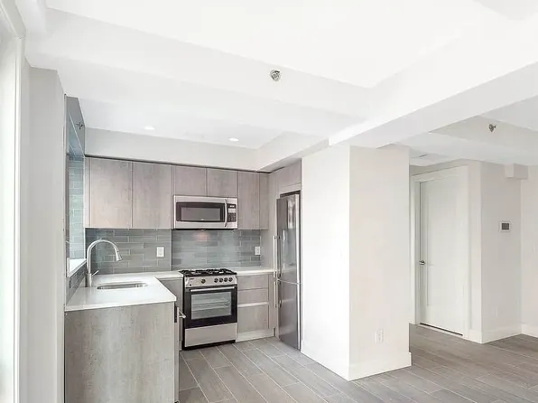 2121 7th Avenue image 1 of 5