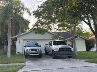1630 Spinning Wheel Dr, Lutz, FL 33559