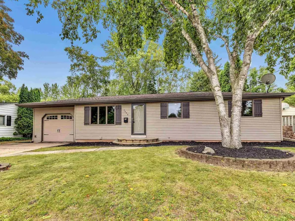 1273 San Jose Pl, Green Bay, WI 54303