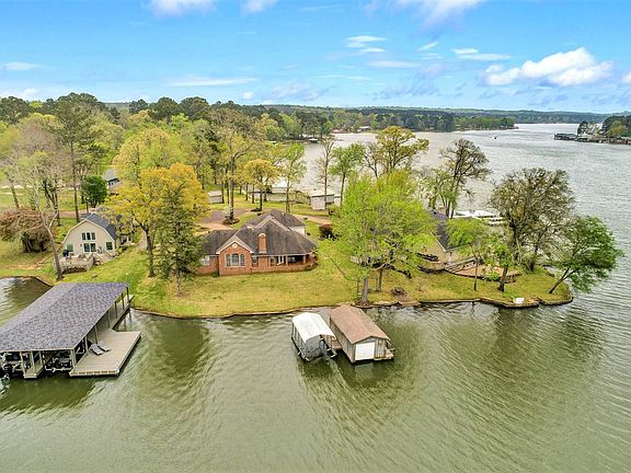 4th image of 165 Tammy Ln