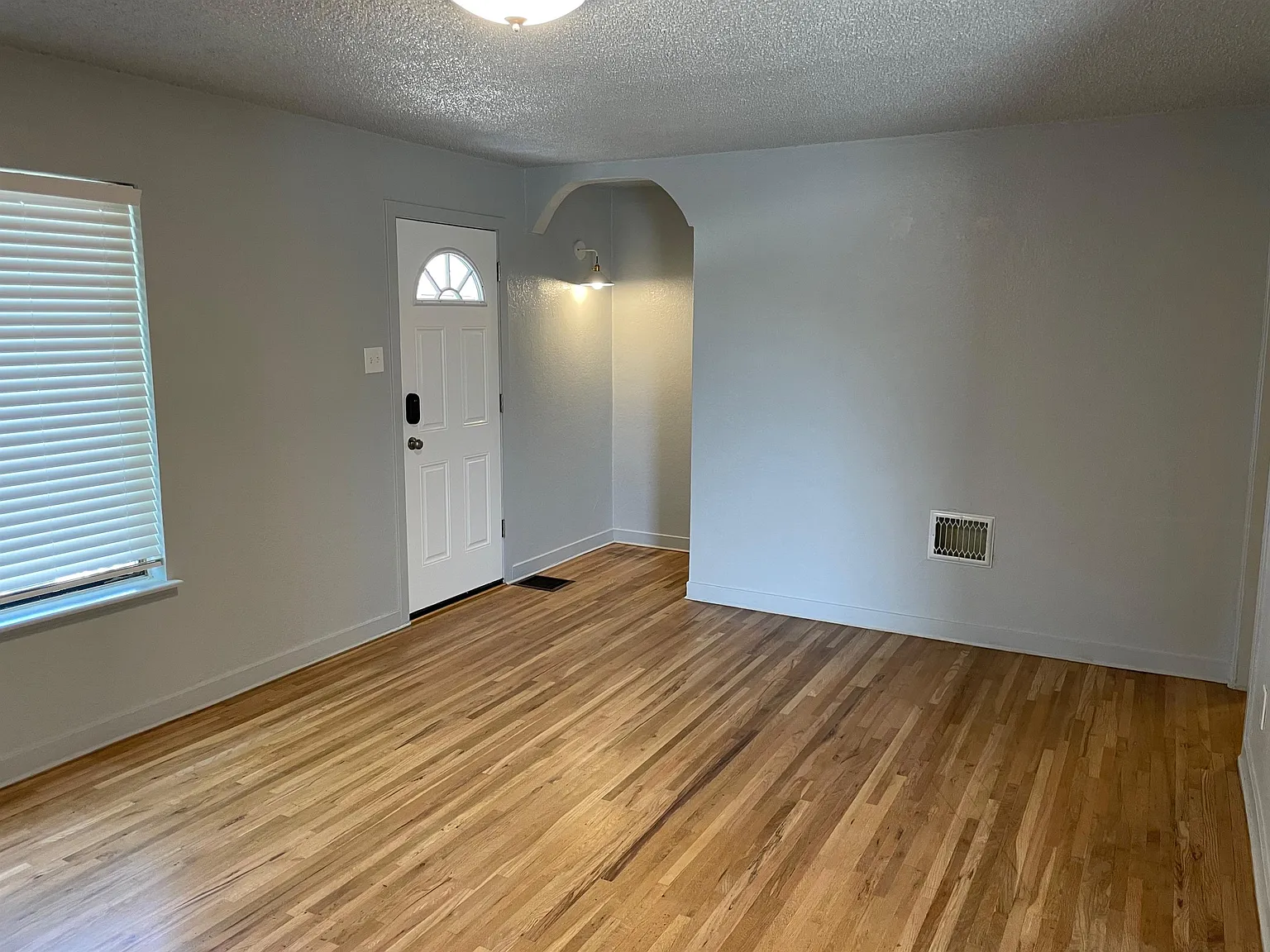 619 South 10th Avenue - 1 — Photo 3