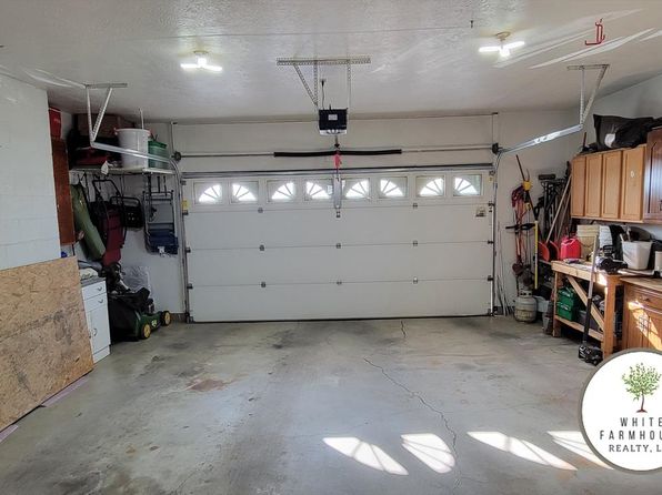 614 W 3rd St, Wayne, NE 68787