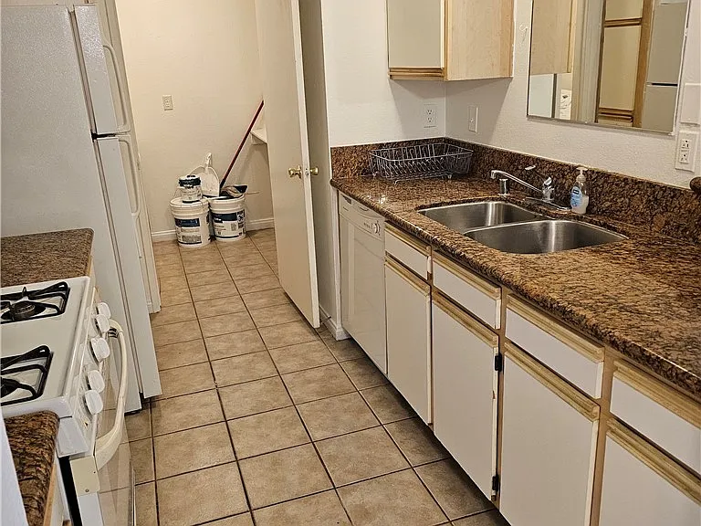 2200 S Fort Apache Rd #1083 — Photo 4