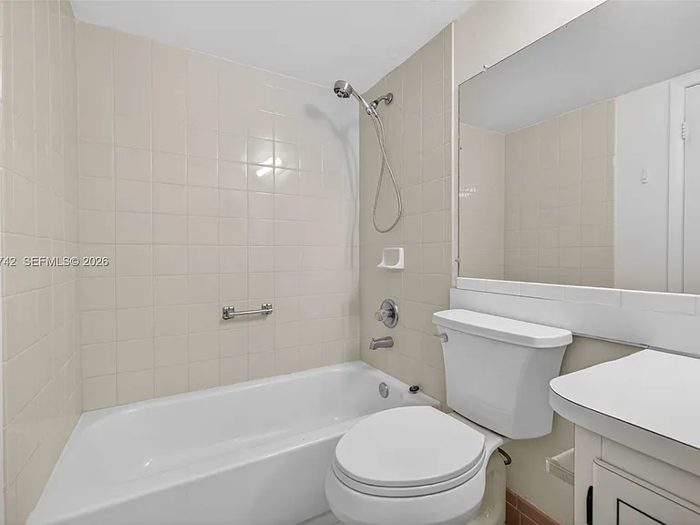3100 W Rolling Hills Cir #303 — Photo 34