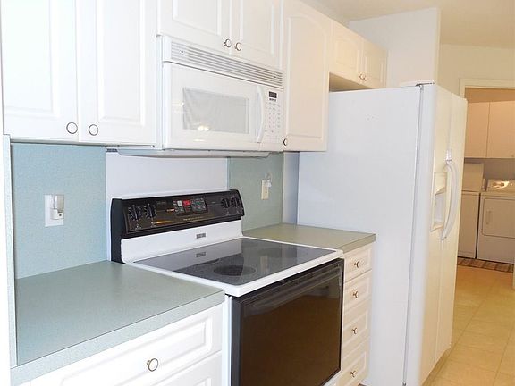 5th image of 420 Seagrass Ave