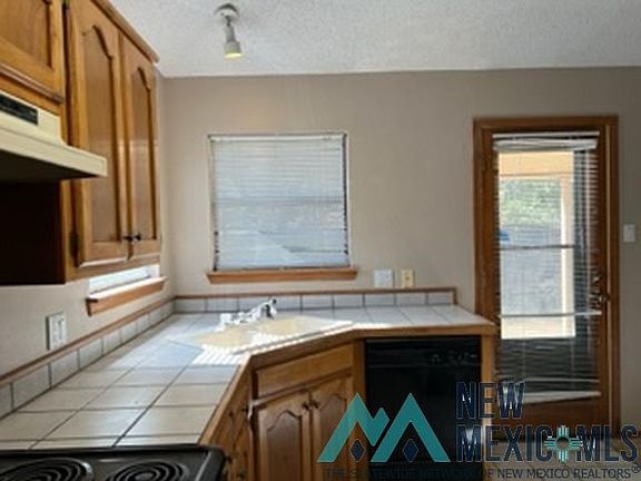 4th image of 2121 Country Meadows Dr