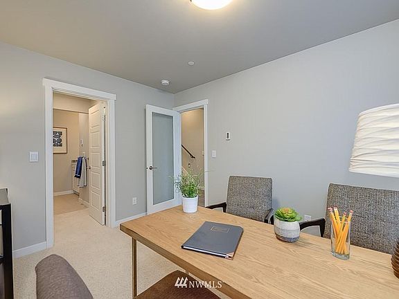 3rd image of 763 4th Ave NW