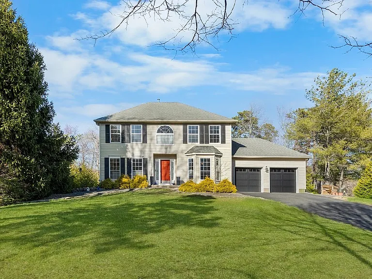 31 Cottonwood Dr — Photo 1
