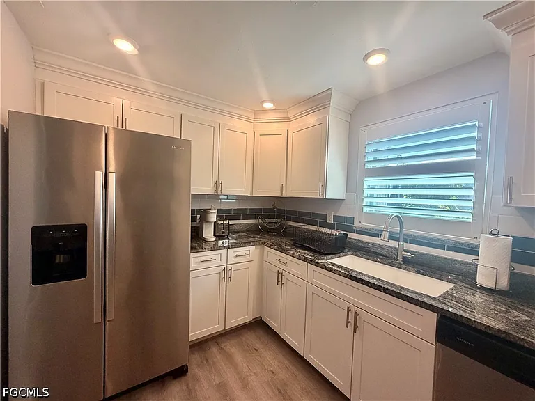 4912 Vincennes St #103 — Photo 10