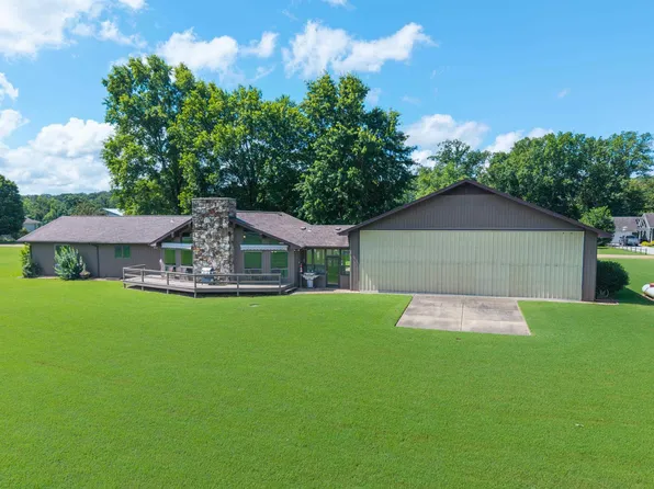 563 Valley Airport Dr, Cotter, AR 72626