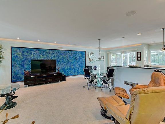 4th image of 216 Monet Dr