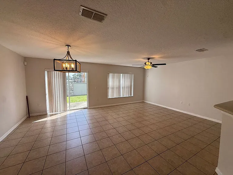 2404 Hassonite St — Photo 3
