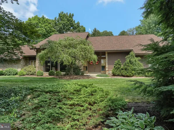 1801 Fieldcrest Rd, Lebanon, PA 17042
