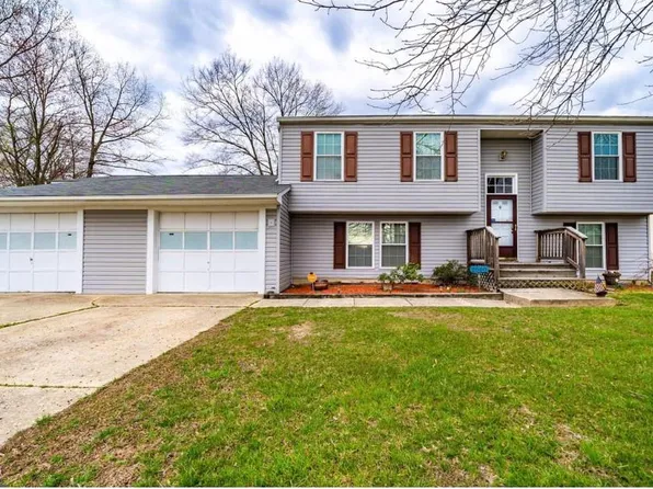 2000 All Hallows Ct, Waldorf, MD 20602