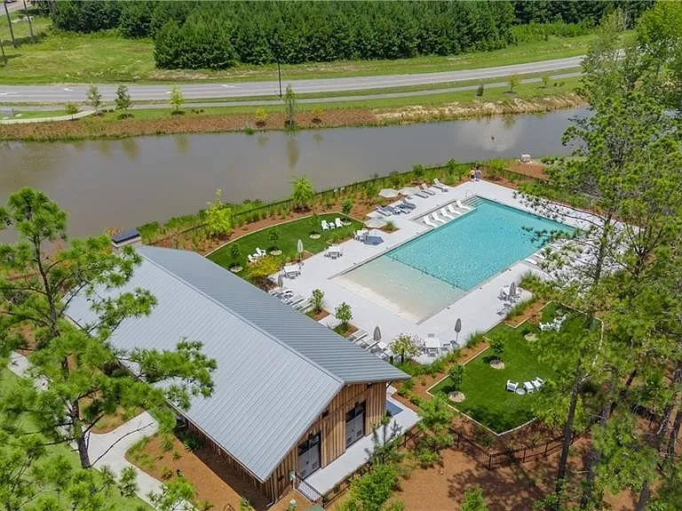 Longleaf Dr — Photo 7