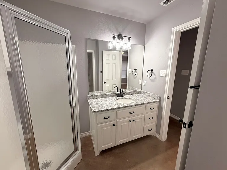 271 Lawrence Rd #A — Photo 8