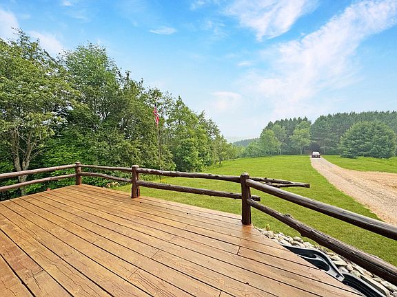 3rd image of 1350 Spectacle Lake Ln