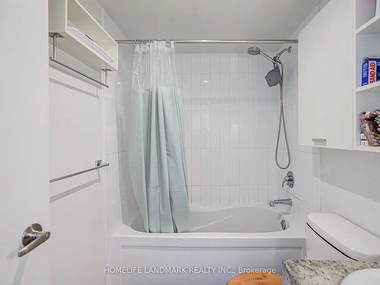 15 Singer Ct #305 — Photo 25