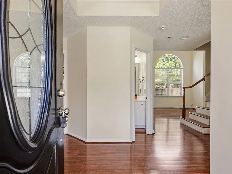 14 Sandy Pond Ct — Photo 9