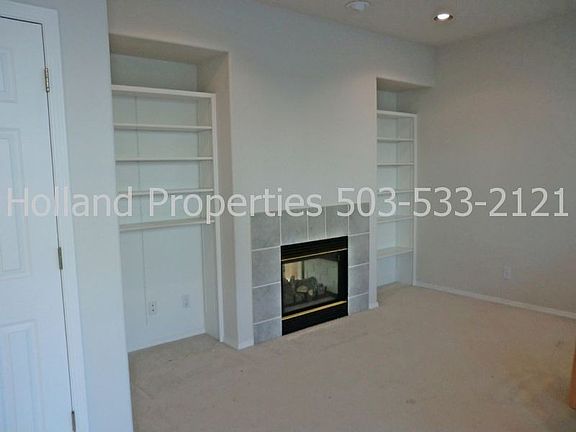 Family Room-2 way fireplace