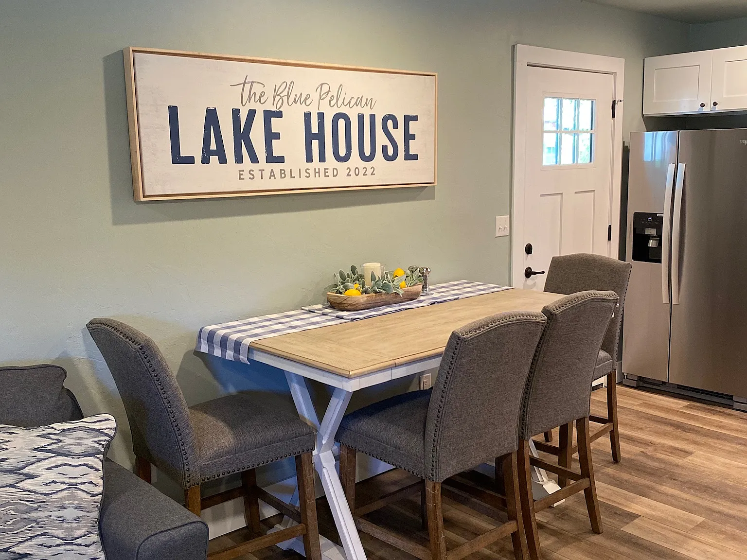 2 bed, 720 sqft, $2,500 — Photo 3