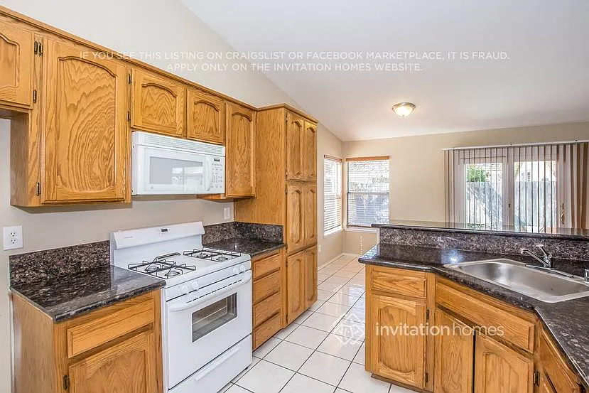 8767 Hollowstone Way Sacramento, CA 95828 — Photo 3