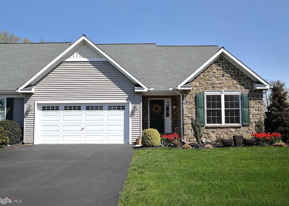 1st image of 5293 Oak Leaf Dr