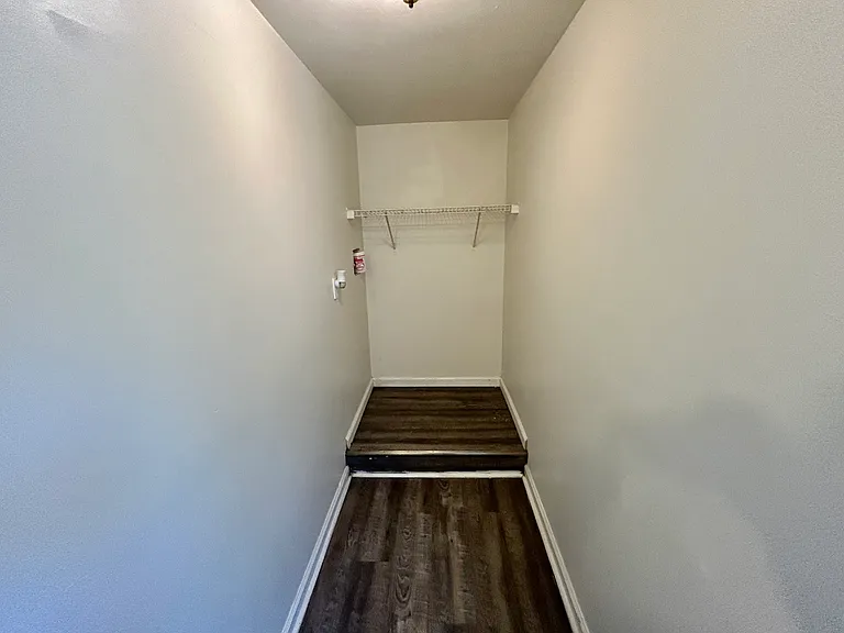 552 W 5th St #3 — Photo 12