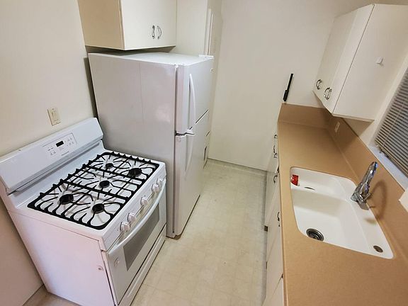 5th image of 610 E California Blvd APT 4