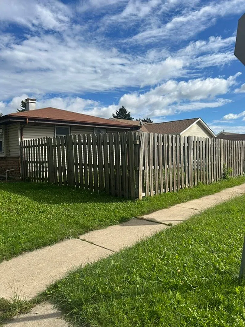 Gorgeous 4 Bedroom Ranch House - Updated photos coming soon — Photo 2