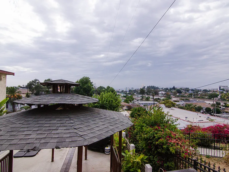 1236 N Evergreen Ave — Photo 20