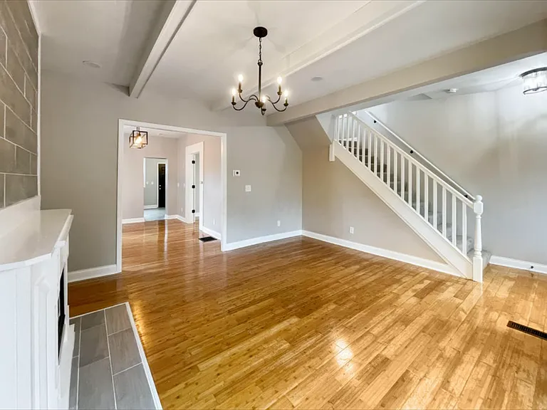 517 Hanford St — Photo 3