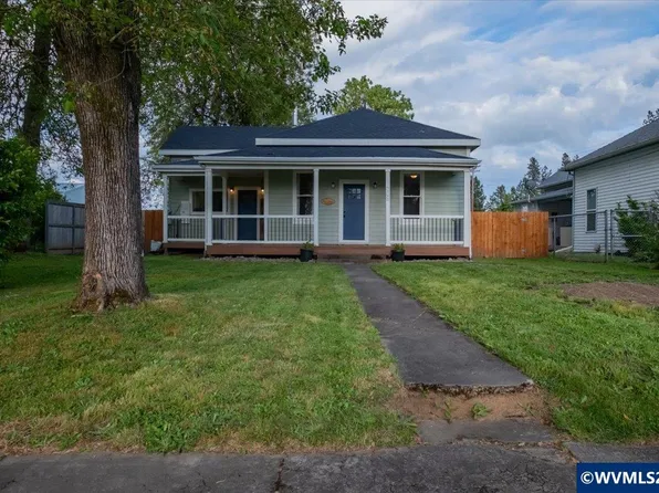 221 N 3rd St, Jefferson, OR 97352